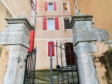 anduze - appartement de charme avec terrasse sh 67.11m2 -
