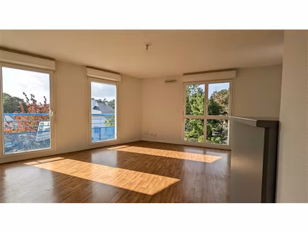 lumineux deux pièces avec parking