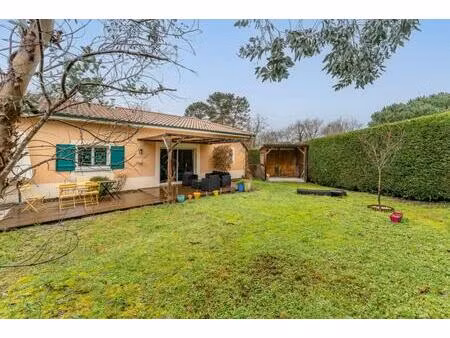 maison de 5 pièces de 140 m² à saint-morillon