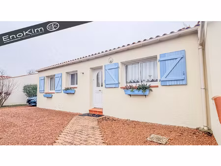 maison bourg talmont saint hilaire 100 m2.