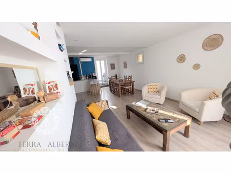 laroque des albères - belle maison de ville avec terrasse et