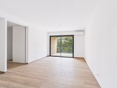 appartement 3 pièce(s) 62.20 m2