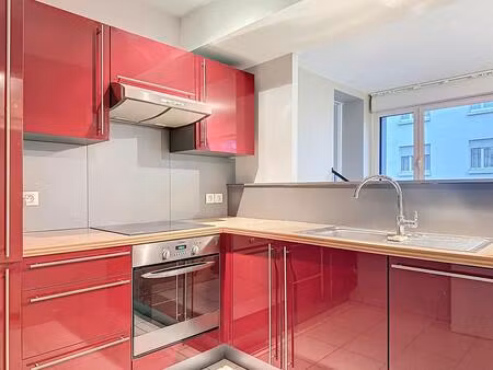 f3 - proche place de jaude - loyer hc : 820.00