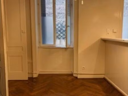 t1 de 33 m² avec alcôve proche des transports