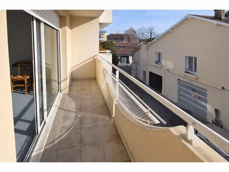 pau centre appartement t3 avec balcon  garage et cave 71 m² exposition sud