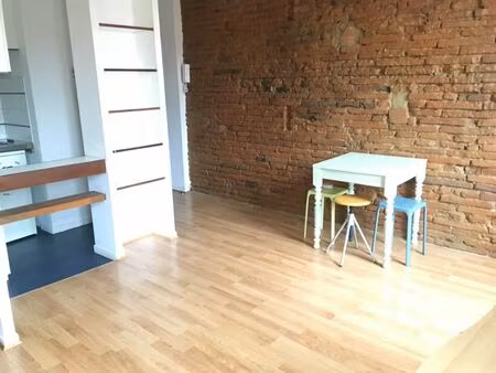 toulouse  les carmes  au pied du métro  studio de 25m²