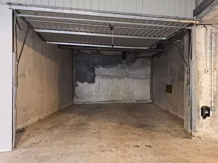 a vendre garage / box bordeaux 33000