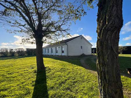 maison de plain-pied 144 m² ! grand terrain de 10 420 m² et dépendances