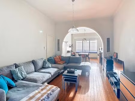 zeer ruime centraal gelegen herenwoning in sint-niklaas