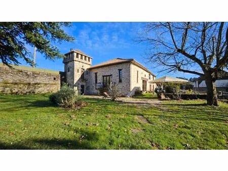 saint yrieix la perche ancienne ferme rénovée en pierre 2  7 ha terrain