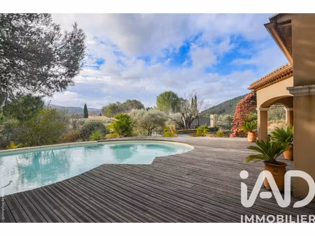vente maison 7 pièces 210 m² saint-zacharie (83640)