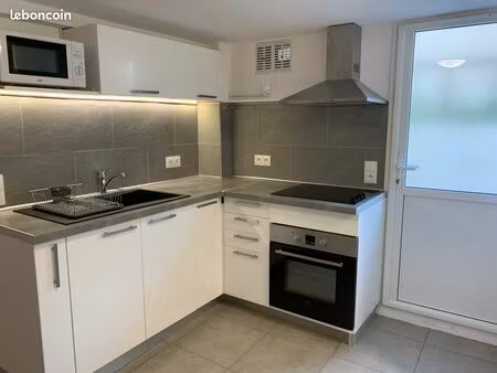 t1 entièrement meublé  23 m2 massy  tout inclus