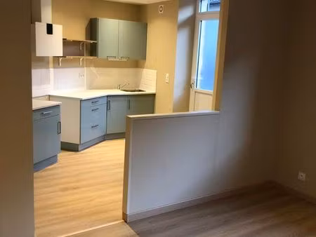 maison de bourg à louer – proche commerces et écoles