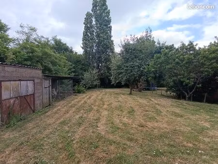 terrain constructible 800m2 la bazoge