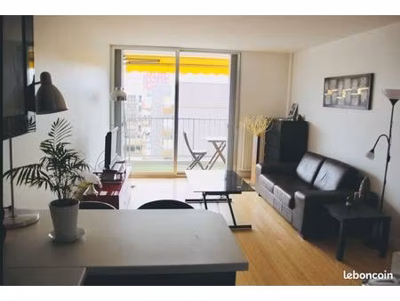 t2 47m² meublé lumineux balcon vue dégagée sur jardin en étage élevé bien équipé proche mé