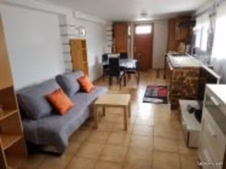 location studio meublé