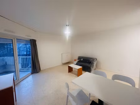 location appartement 2 pièces 33 m² à reims (51100)