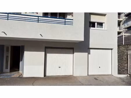 location garage 15 m² à toulon (83000)
