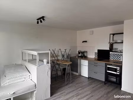 studio meublé 32m² parking souterrain  ascenseur et lave linge