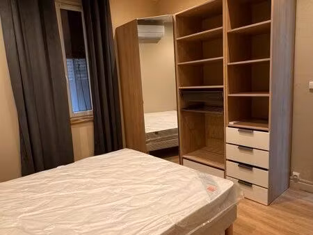 t2 meublé à valence dans maison de rue