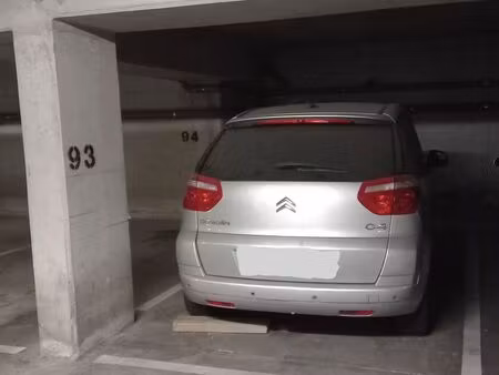 location parking meaux