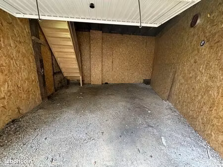 grand espace de stockage (>50m2)