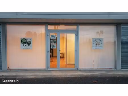 local commercial 40 m² – zone super u eaunes – refait à neuf – 500
