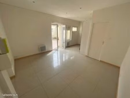 studio et cour sur bully les mines