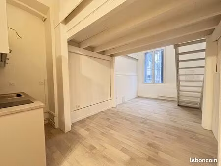 studio 1 pièce 24 m²