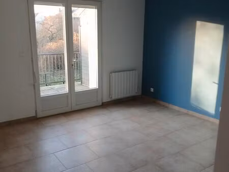 petite maison avec terrasse