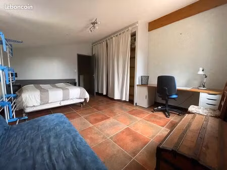 chambre 20 m2 pour etudiant/alternant -quartier et maison calme-place de parking-wifi-prix