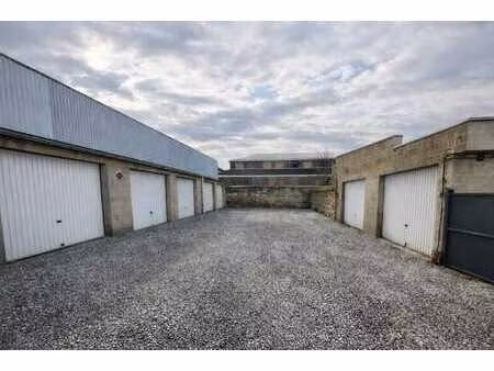 lot de 5 garages loués à vendre - opportunité à saisir