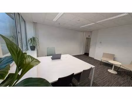 furnished office space on the 5th floor