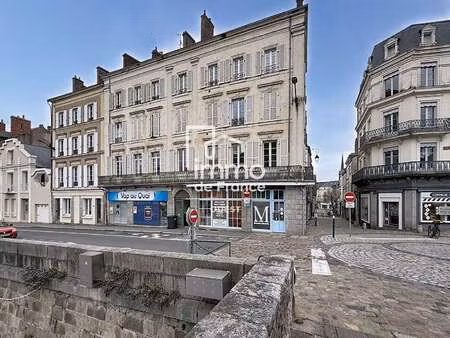 vente immeuble à laval (53000) : à vendre / 411m² laval