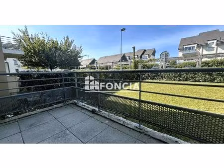 studio avec terrasse et parking dans residence recente