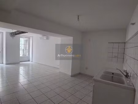 location appartement 2 pièces 47 m² à bollène (84500)