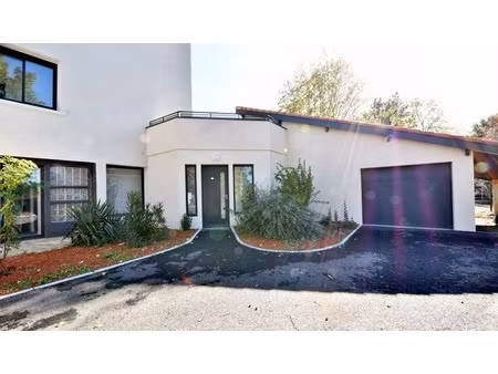 exclusivite - appartement t4 rez de jardin - garage et parkings