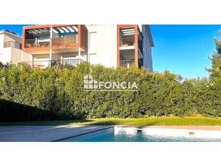 t2 avec terrassse et parking privatif