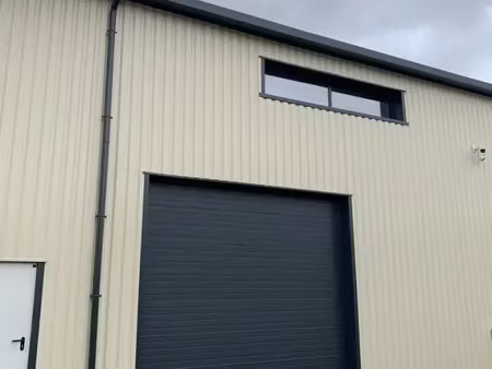 mixte activites-bureaux a louer