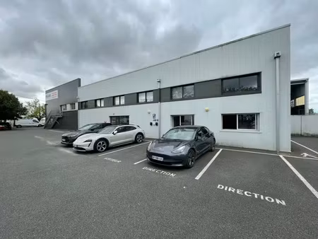 mixte activites-bureaux a louer