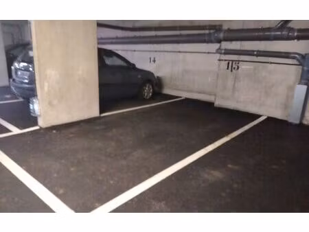 location stationnement  m² t- à nemours  70 €