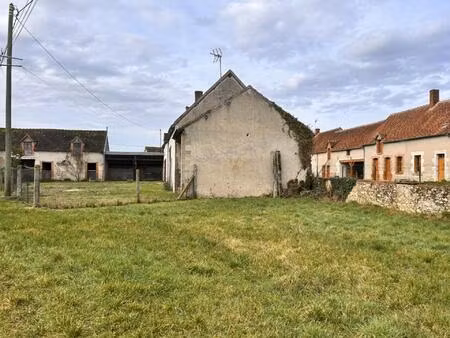 longère à revover - avec nombreuses dépendances - à la campagne - gros potentiel