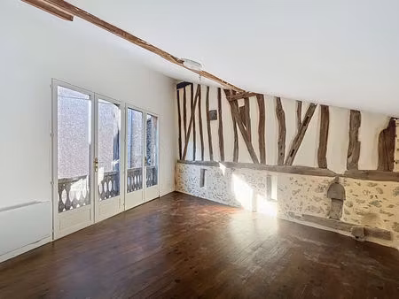 a vendre maison de rue 39.43 m2 centre ville saramon