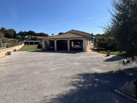 villa 5 pièces  plain pied  sur 1250m² de terrain