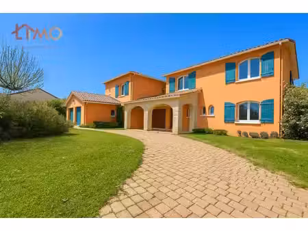 maison de 344m² sur terrain de 2567m² à séreilhac