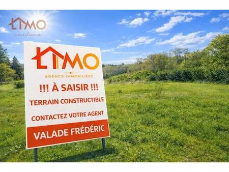 terrain constructible d'une surface totale de 1791 m²