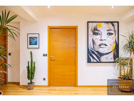 exceptionnel 3 pièces de 103 m2 avec garage et balcon.