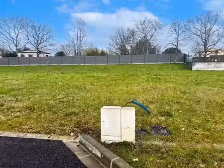 vente terrain 704 m² à tournefeuille (31170)  190 000 €