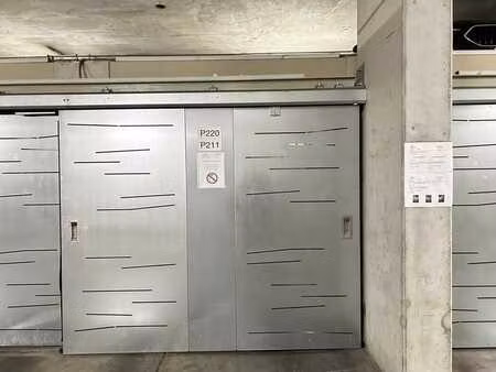 emplacement de parking dans un parking sécurisé