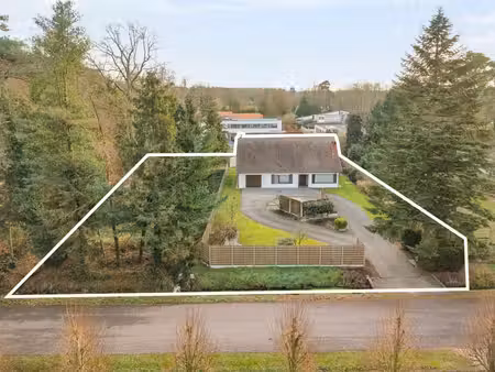 maison familiale avec 2 chambres sur 2133 m² à retie